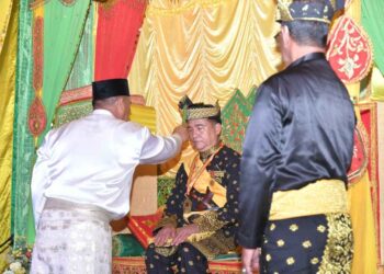 Yusril Ihza Mahendra Dianugerahi Gelar Adat Melayu “Dato’ Seri Indera Nara Wangsa”