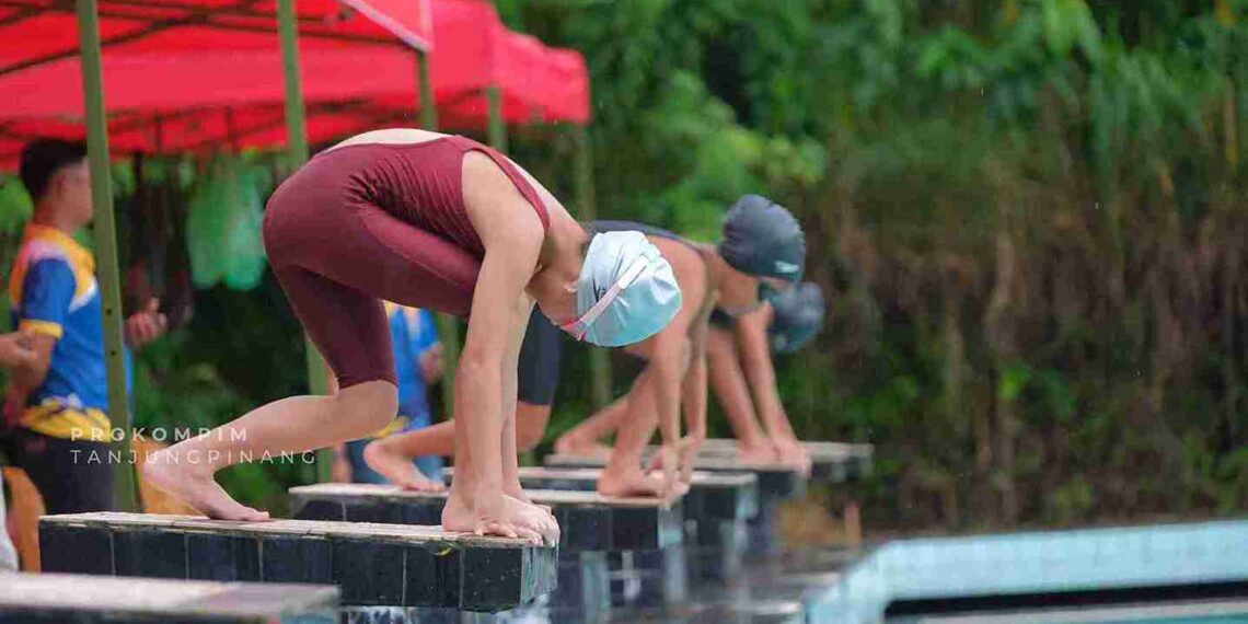 Lis Darmansyah Dorong Renovasi Kolam Dendang Ria Usai Kejurprov Renang Kepri 2025