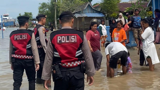 Polisi Perketat Pengawasan Banjir Rob di Karimun