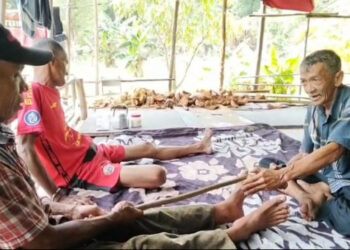 Pengobatan Alternatif di Pongkar Ramai Dikunjungi Pasien dari Berbagai Daerah