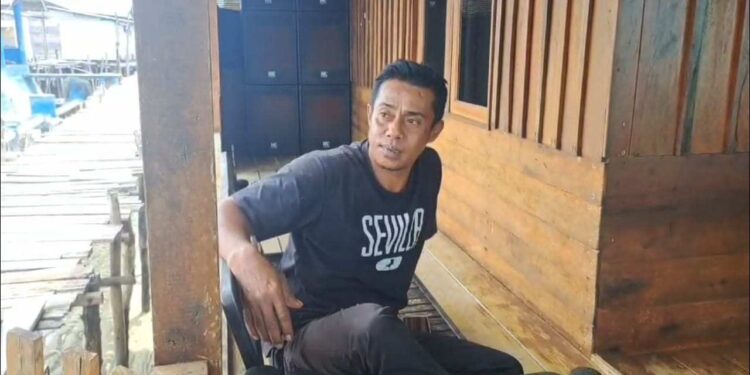Limbah Minyak Hitam Kepung Pesisir Bintan, Nelayan Kehilangan Hasil hingga 70 Persen