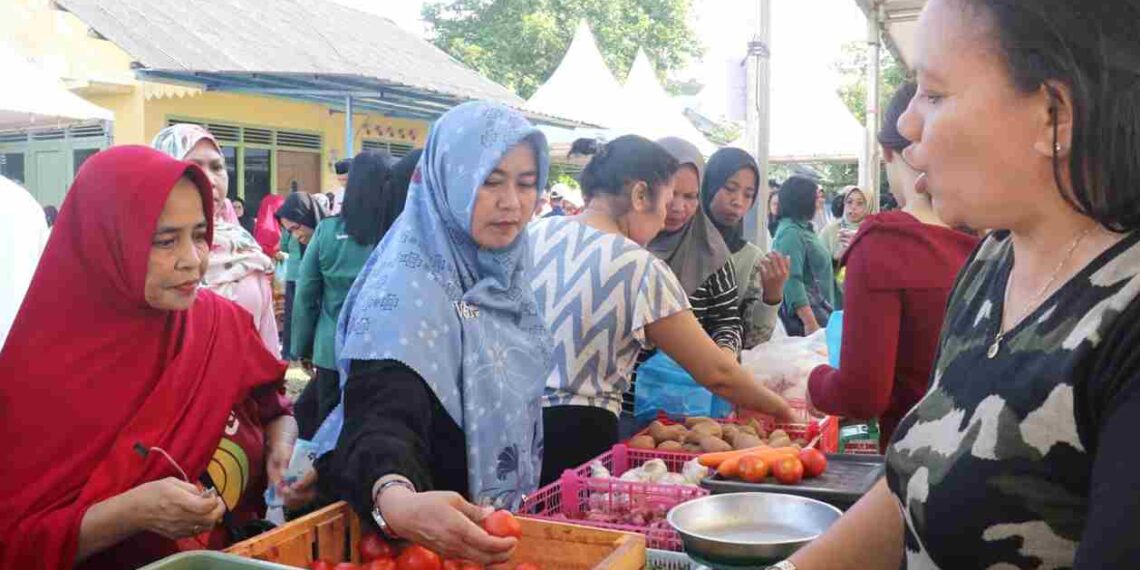 Pasar Murah Terakhir Jelang Lebaran, Warga Tanjung Unggat Serbu Minyakita Rp14 Ribu