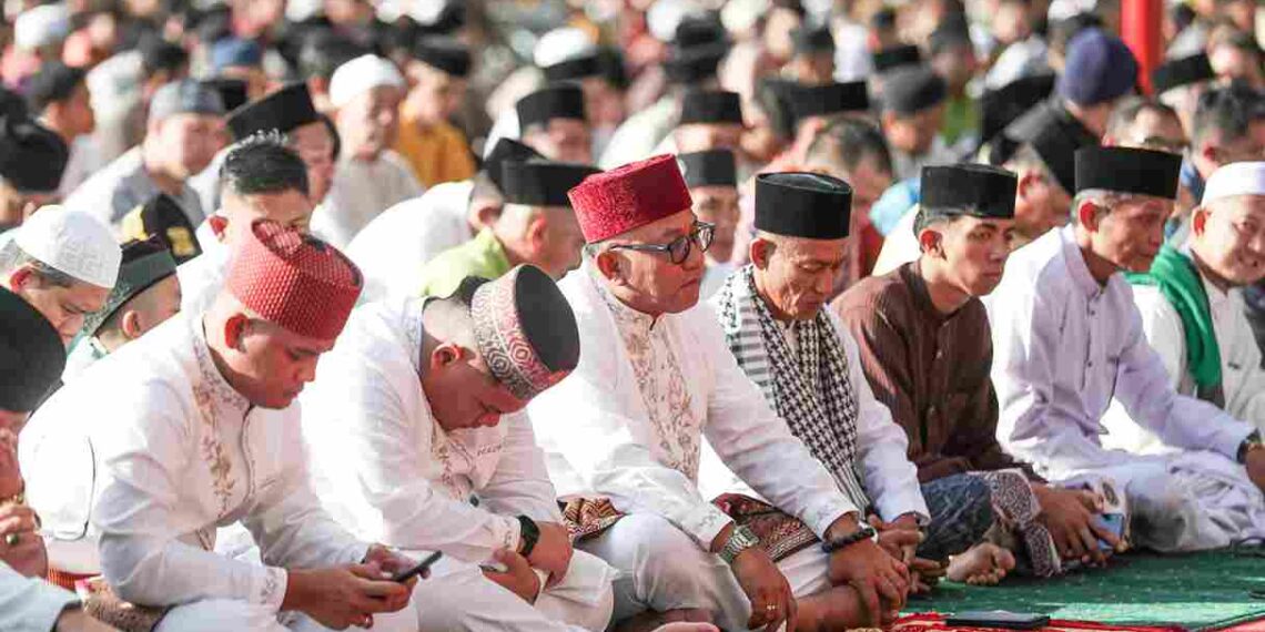 Pesan Tegas Khatib di Pamedan: Jangan Sekali-kali Durhaka kepada Orang Tua