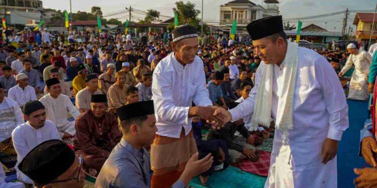 Di Mimbar Shalat Id, Gubernur Ansar Peringatkan Bahaya Anak Durhaka