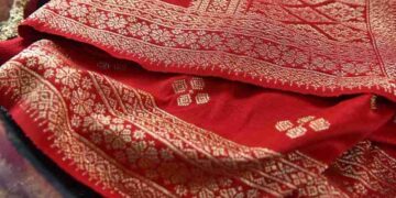 Menjaga Identitas Bangsa Melalui Keindahan 4 Kain Tradisional Nusantara