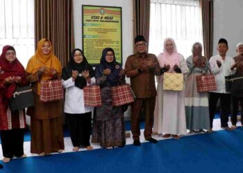 Solidaritas Guru Iringi Pelepasan 8 Jemaah Haji PGRI Tanjungpinang