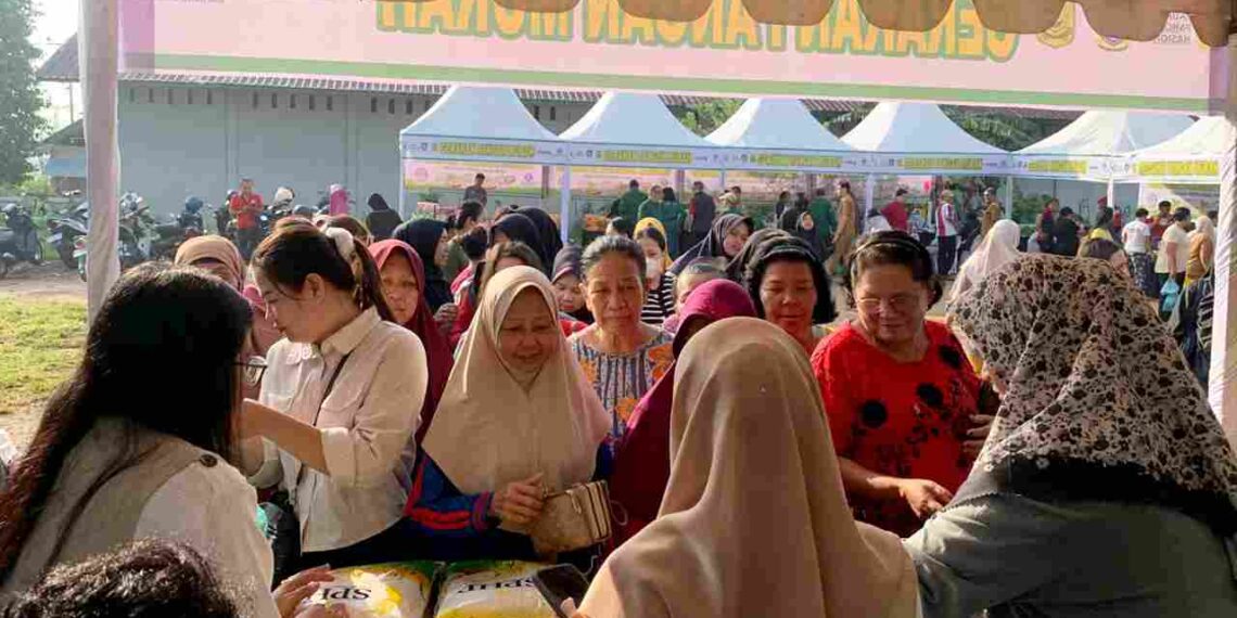 Warga Serbu GPM Tanjung Unggat, Selisih Harga Capai Rp5 Ribu