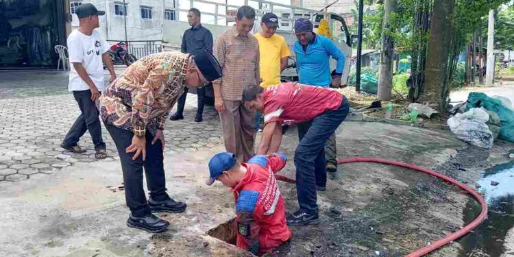 Kabel Optik dalam Drainase Jadi Perangkap Sampah, Pemko Beri Tenggat Perusahaan