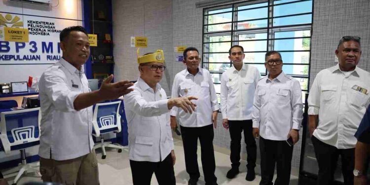 Menteri P2MI Soroti Layanan PMI di Kepri, Petugas Diminta Lebih Cepat dan Humanis