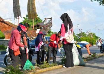 Ansar Pimpin Gotong Royong, Percantik Jalur Utama Bandara RHF