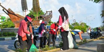 Ansar Pimpin Gotong Royong, Percantik Jalur Utama Bandara RHF