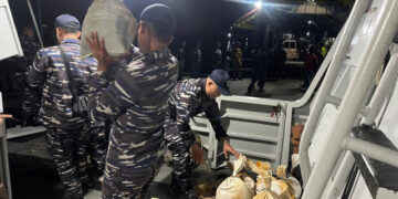 KRI Beladau-643 Gagalkan Tambang Timah Ilegal di Perairan Lingga, Satu Tersangka Diamankan