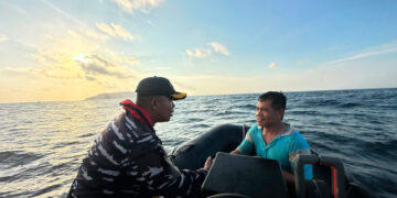 KRI Karotang-872 Perketat Patroli di Perairan Pulau Mentebung Cegah Illegal Fishing
