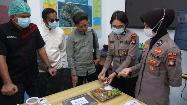 Anggota DPRD, Mahasiswa hingga Ojol Tinjau SPPG Polda Kepri