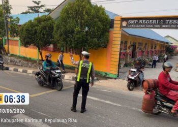 Satlantas Polres Karimun menggelar Strong Point Pagi di sejumlah titik rawan untuk mengantisipasi kemacetan dan kecelakaan lalu lintas.