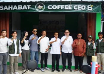 Sahabat Coffee CEO membuka outlet baru di Tanjungpinang. Pemko mendorong UMKM berkembang melalui kualitas produk dan kolaborasi.