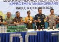 Bea Cukai Tanjungpinang memusnahkan barang senilai Rp4,3 miliar dengan perkiraan kerugian negara Rp2,6 miliar, termasuk 1,9 juta batang rokok.