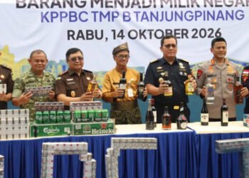 Bea Cukai Tanjungpinang memusnahkan barang senilai Rp4,3 miliar dengan perkiraan kerugian negara Rp2,6 miliar, termasuk 1,9 juta batang rokok.