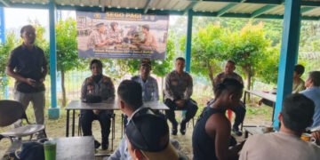 Polsek KKP Tanjungpinang menggelar Sego Pagi bersama driver lori dan buruh Pelabuhan Roro Dompak untuk mempererat silaturahmi dan menjaga kamtibmas.