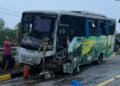 Kecelakaan di Jembatan Kangboi, Bintan, melibatkan bus pegawai Pemkab Bintan dan minibus pada Selasa sore. Sejumlah pegawai dilaporkan mengalami luka-luka.