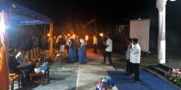 Pemerintah Desa Sungai Besar, Lingga Utara, menggelar pawai obor dan penampilan santri untuk memperingati Hari Santri Nasional 2026.