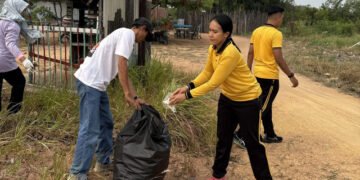 Polres Karimun bersama TNI dan instansi pemerintah menggelar kerja bakti di Jembatan II Coastal Area untuk mendukung gerakan Indonesia Asri dan Green Policing.